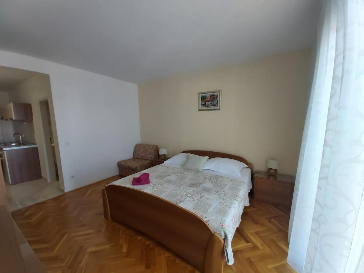 Apartments Marija Брела Экстерьер фото
