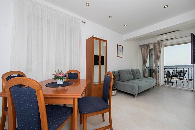 Apartments Marija Брела Экстерьер фото