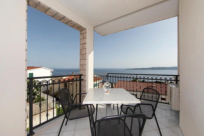 Apartments Marija Брела Экстерьер фото