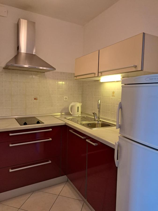 Apartments Marija Брела Экстерьер фото