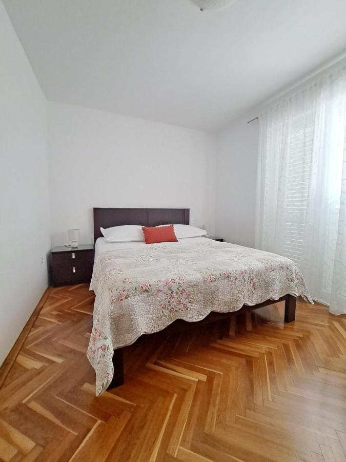Apartments Marija Брела Экстерьер фото