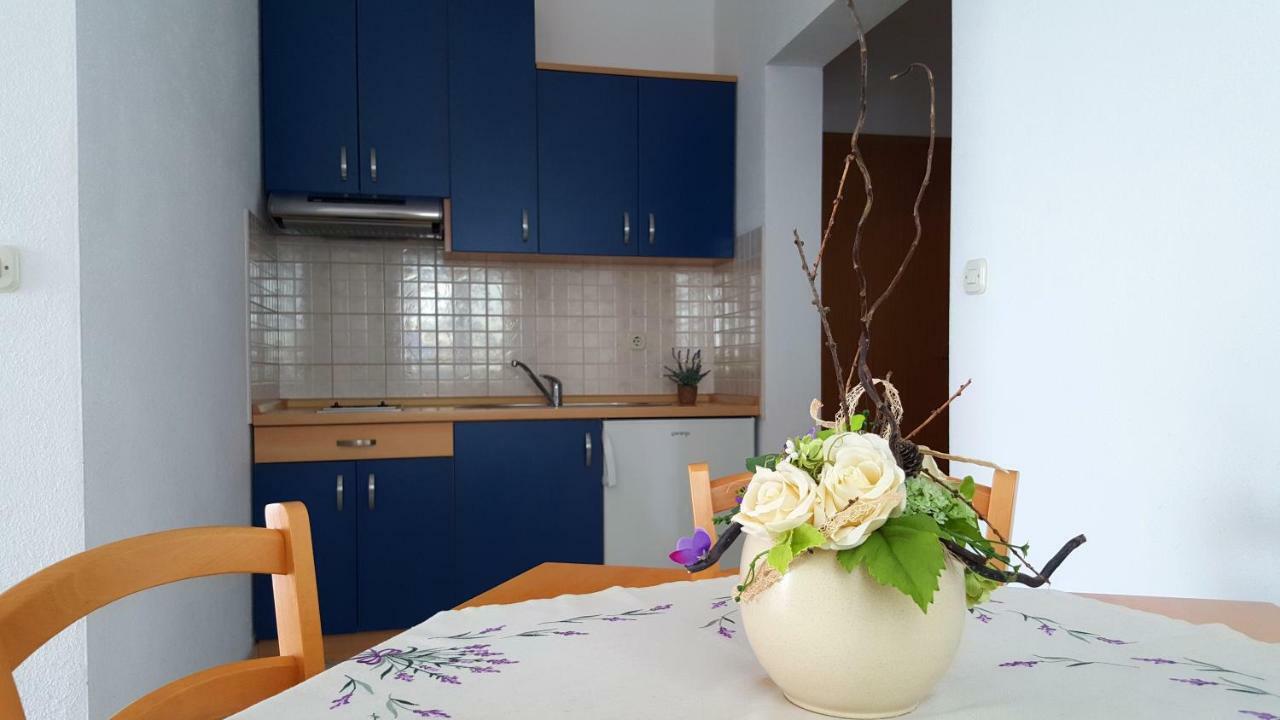 Apartments Marija Брела Экстерьер фото